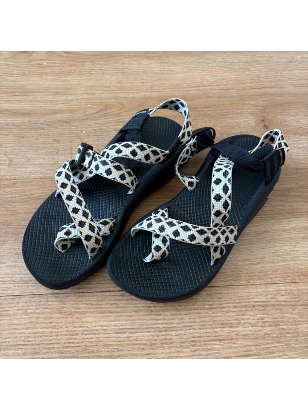 Chaco Z Cloud 2 Cross Strap Sandals Black Tan Women’s Size 9